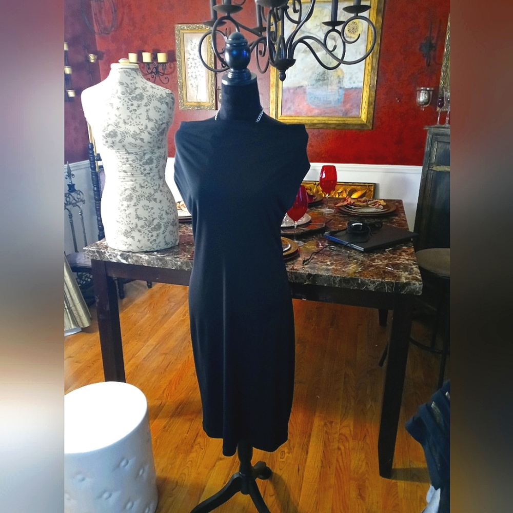 Black Sexy Cocktail, Carmen Marc Valvo